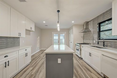 2111 Nina Lee Ln, Houston, TX, 77018-3033 | Card Image