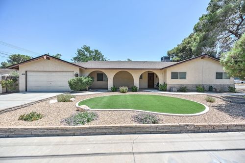 400 Karin St., Ridgecrest, CA, 93555 | Card Image