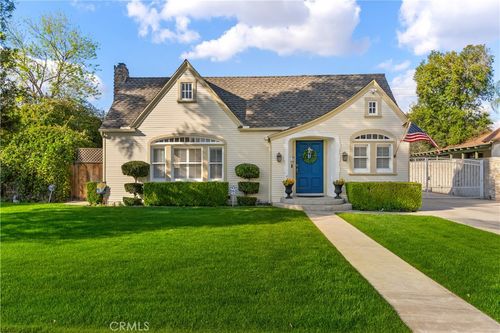 2714 Sunset Ave, Bakersfield, CA, 93304-1045 | Card Image