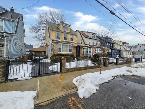 21422 111th Rd, Queens Village, NY, 11429-1962 | Card Image