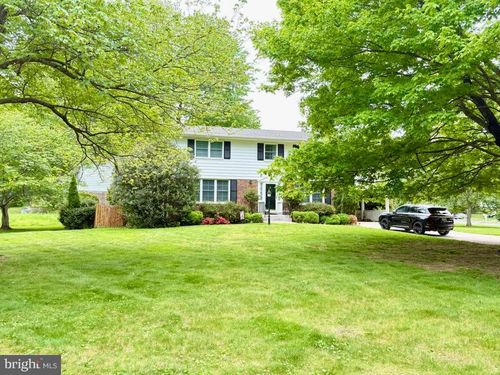 1701 Pebble Beach Dr, VIENNA, VA, 22182-2335 | Card Image