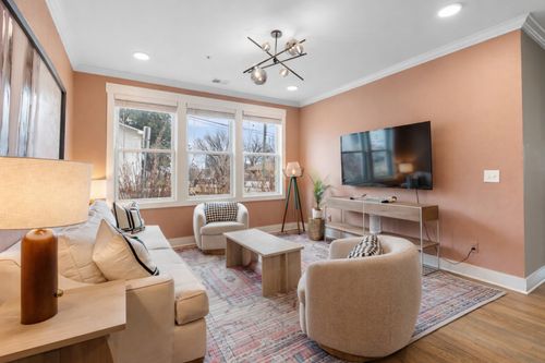 957 44th Ave N, Nashville, TN, 37209-2278 | Card Image