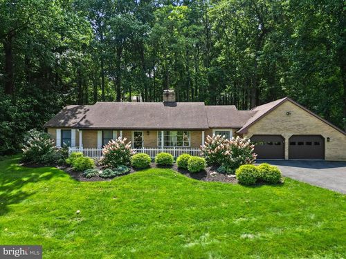 112 Sunnyfield Dr, Fleetwood, PA, 19522-8817 | Card Image