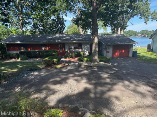 2714 Lari Ct, West Bloomfield, MI, 48324-2227 | Card Image