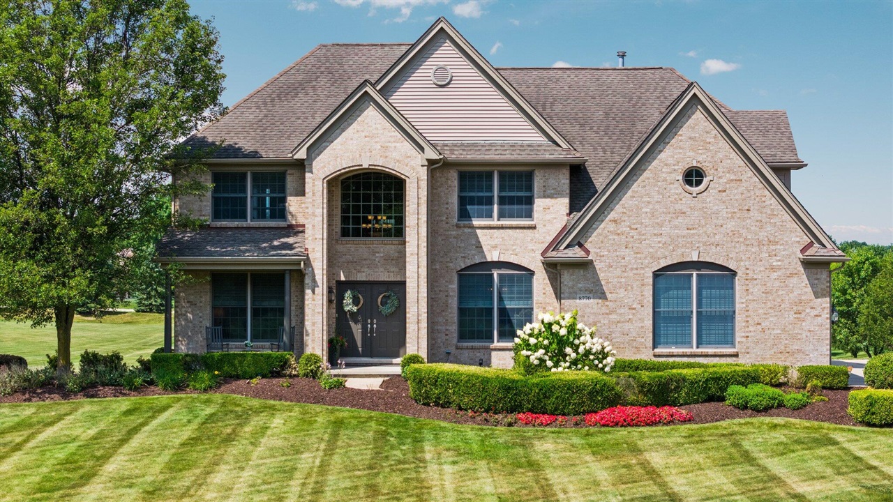 Melbourne Dr, Saline, MI 48176