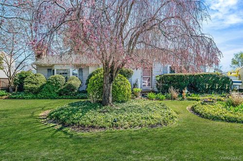 289 W 17th St, Deer Park, NY, 11729-6311 | Card Image