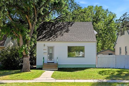 4015 2 Nd Ave, House with 2 bedrooms, 1 bathrooms and 5 parking in Regina SK | Card Image