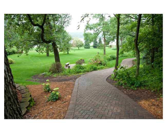 Enjoy the parklike setting on your way down to the lake | Image 44
