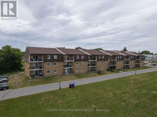 302-220 Kenyon Street W, North Glengarry, ON, K0C1A0 | Card Image