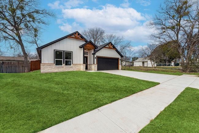 225 West Pl, House other with 3 bedrooms, 2 bathrooms and null parking in White Settlement TX | Image 4