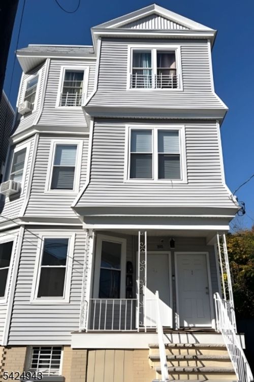 2nd-195 22nd St, Irvington, NJ, 07111-4427 | Card Image