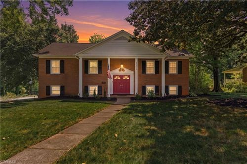 1220 Abingdon Way, Winston-Salem, NC, 27106-4462 | Card Image