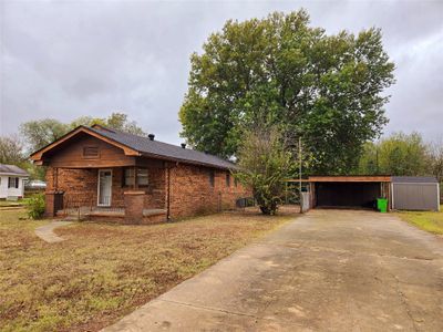 801 N 4th Street, House other with 3 bedrooms, 2 bathrooms and null parking in Okemah OK | Image 1