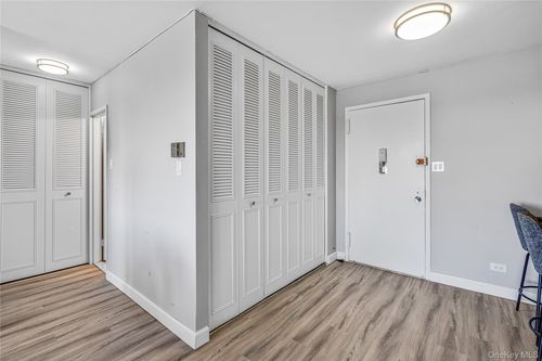 apt-14-18-15 215th St, Bayside, NY, 11360-2137 | Card Image