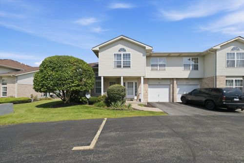 7420 Maple Dr, Justice, IL, 60458-3106 | Card Image