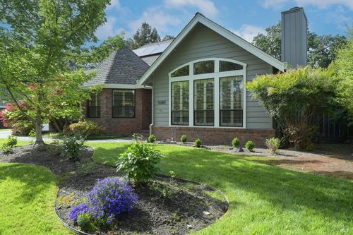 9349 Lakewood Dr, Windsor, CA, 95492-9549 | Card Image