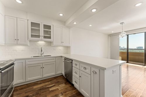unit-1402-651 Bering Dr, Houston, TX, 77057-2135 | Card Image