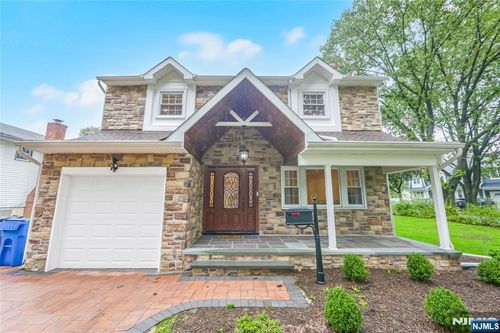 99 Lambert Pl, Paramus, NJ, 07652-3814 | Card Image