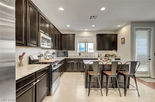 6580 Pine Hall Ave, Las Vegas, NV, 89122-8660 | Card Image
