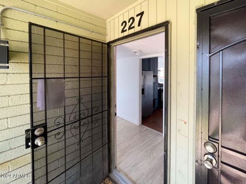 227-6767 N 7th St, Phoenix, AZ, 85014-1004 | Card Image