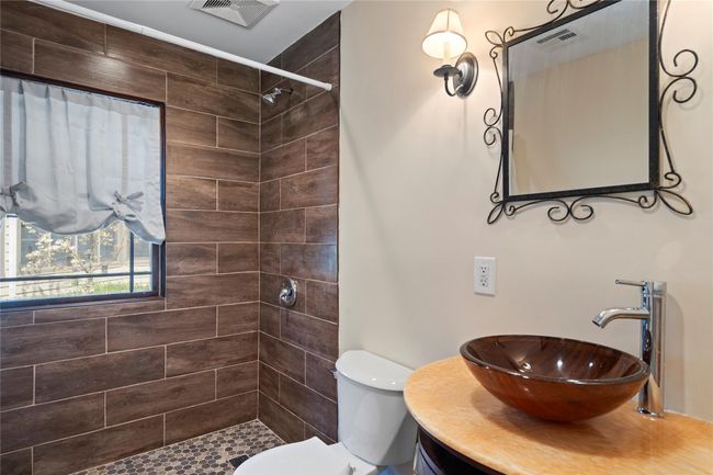 Full Bath | Image 15
