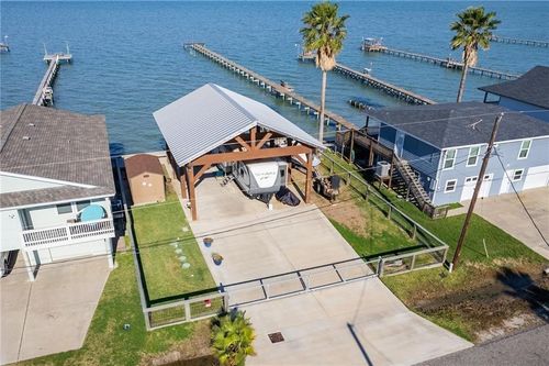 668 Copano Ridge Rd, Rockport, TX, 78382-9638 | Card Image