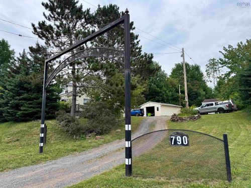 790 Trenton Rd, New Glasgow, NS, B2H2M8 | Card Image