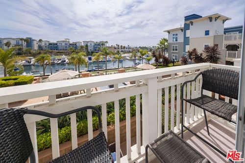 1542 Seabridge Ln, Oxnard, CA, 93035 | Card Image