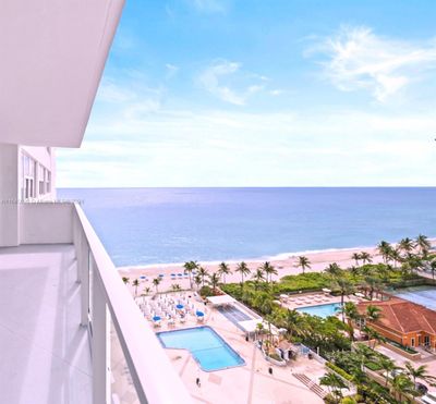 1519 - 2030 S Ocean Dr, Condo with 2 bedrooms, 2 bathrooms and null parking in Hallandale Beach FL | Image 1