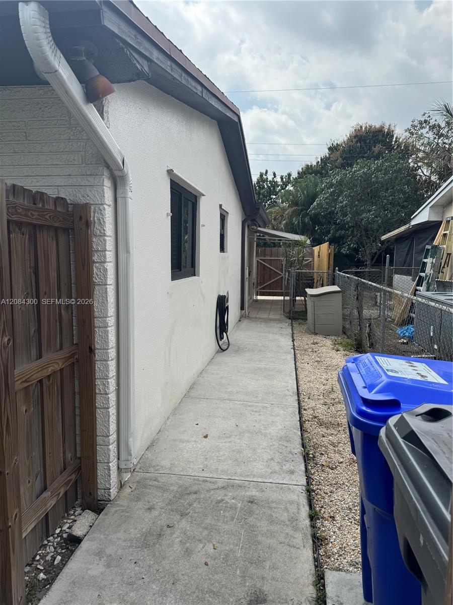 Residential Lease in Hollywood 5