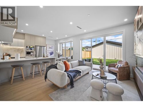 2-3563 E 25th Ave, Vancouver, BC, V5R1K3 | Card Image