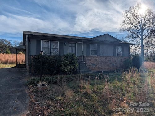 300 Lakewood Dr, Gastonia, NC, 28056-8016 | Card Image