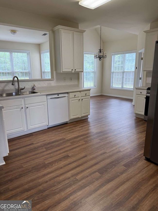 430 Ruby Forest Pkwy, House other with 4 bedrooms, 3 bathrooms and 2 parking in Suwanee GA | Image 17