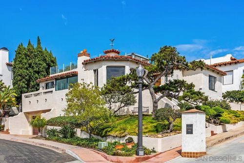 4111 Sunset Rd, San Diego, CA, 92103-1122 | Card Image