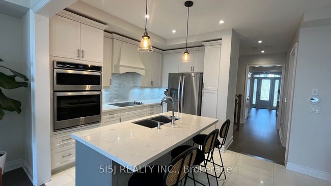 3236 Post Rd, House attached with 3 bedrooms, 3 bathrooms and 1 parking in Oakville ON | Image 7
