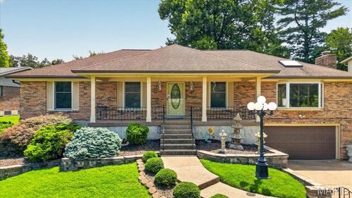 468 Falaise Dr, Creve Coeur, MO, 63141-7466 | Card Image