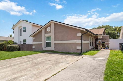 10327 Parkcrest Dr, TAMPA, FL, 33624-5019 | Card Image