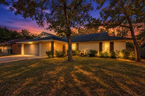 608 Ridgewood Cir, Hurst, TX, 76054-2123 | Card Image