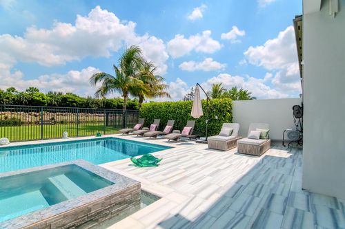 8305 Fishhawk Falls Ct, Boca Raton, FL, 33496-5627 | Card Image
