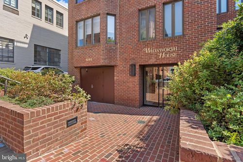 apt-302-1045 31st St Nw, WASHINGTON, DC, 20007-6015 | Card Image