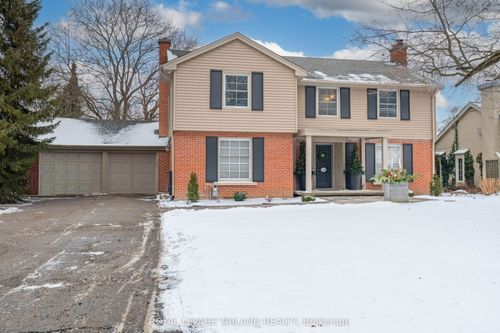 1104 The Parkway, London East, ON, N6A2X3 | Card Image