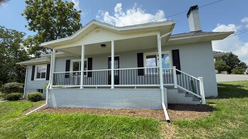 209 Macarthur St, Galax, VA, 24333-4230 | Card Image