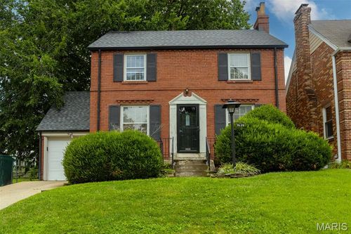 7626 Lindbergh Dr, Richmond Heights, MO, 63117-2138 | Card Image