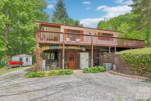 34 Lindsey Hill Ln, Zirconia, NC, 28790-8874 | Card Image