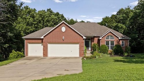 8565 Waverly Rd, De Soto, KS, 66018-9189 | Card Image