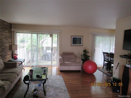 1226 Saint Aubin Pl, Detroit, MI, 48207-3817 | Card Image