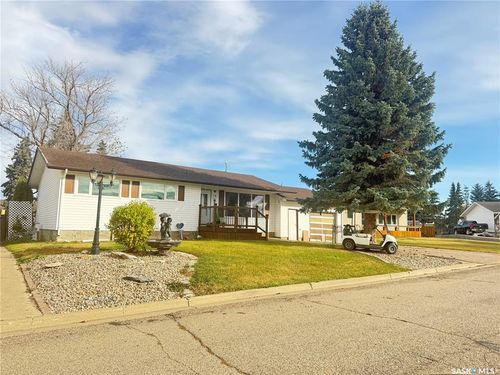 18 Tufts Cres, Outlook, SK, S0L2N0 | Card Image