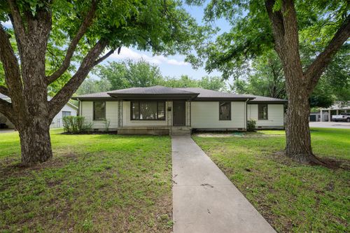 1711 S Main St, Georgetown, TX, 78626-7923 | Card Image