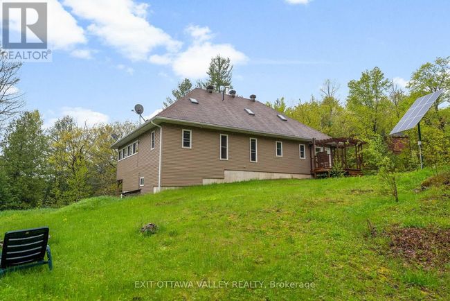 28084 Highway 41, House other with 5 bedrooms, 2 bathrooms and 5 parking in Renfrew ON | Image 44
