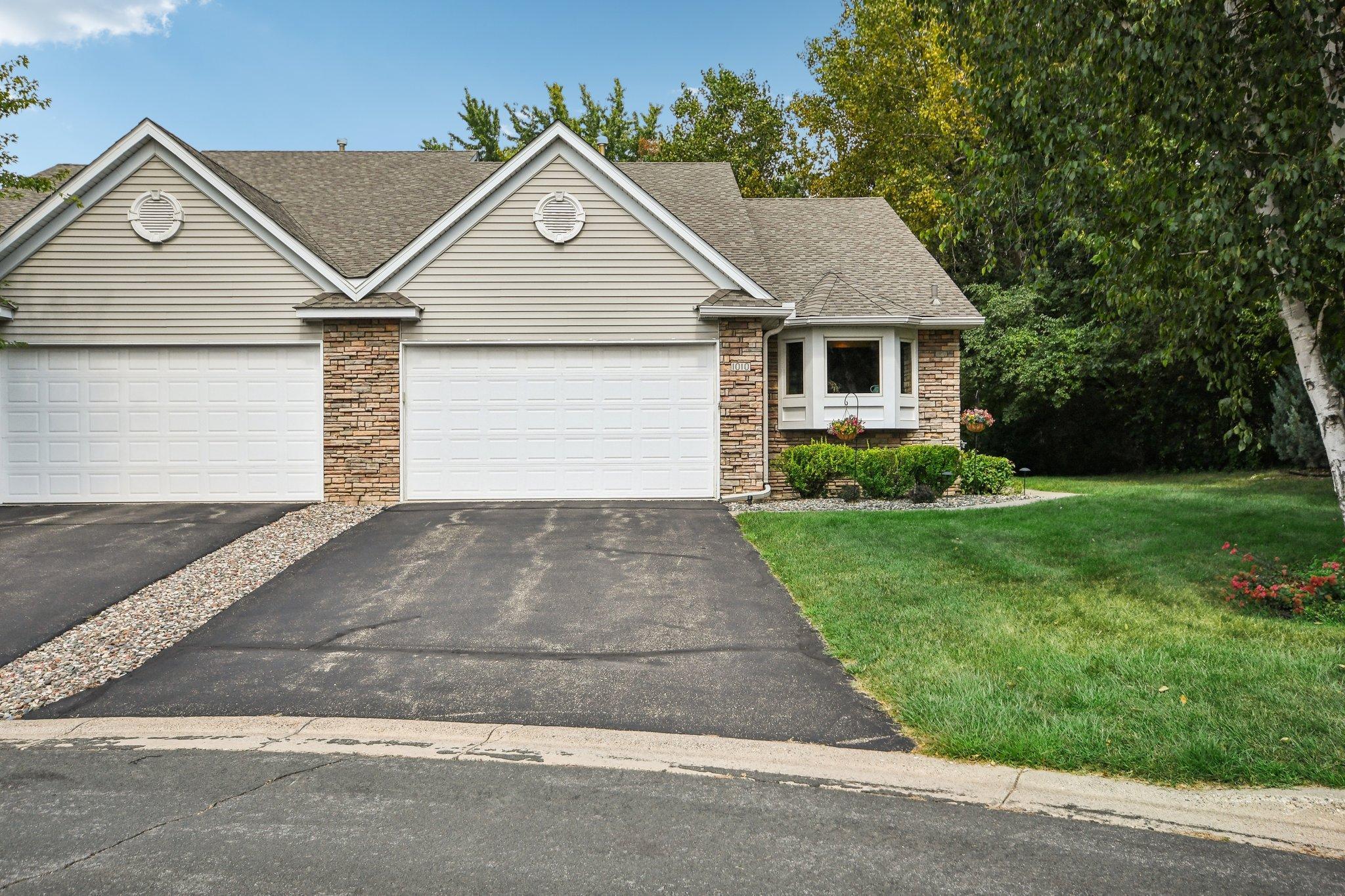 Hesli Hill Ct, Saint Paul, MN 55126
